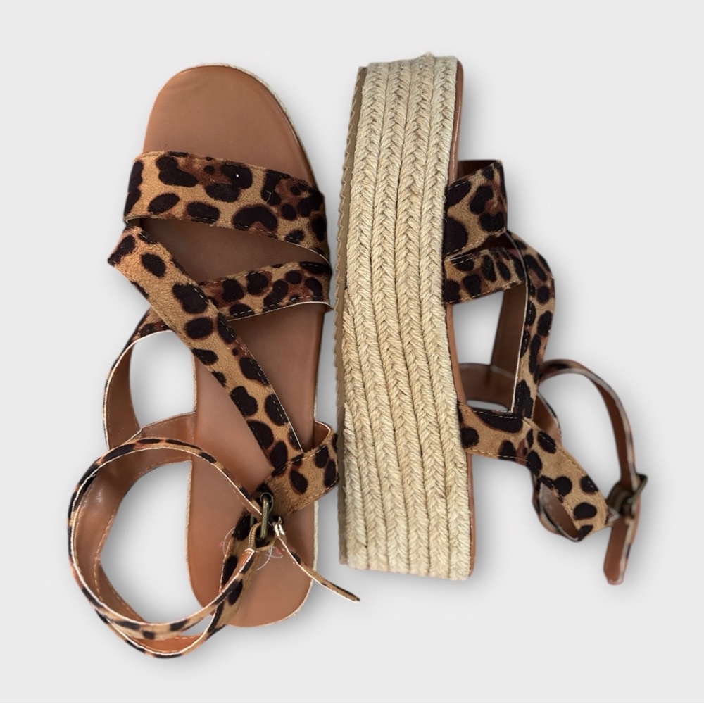 Southern Fried Chics Chunky Platform Leopard Print Ankle Straps Sandal Size 9